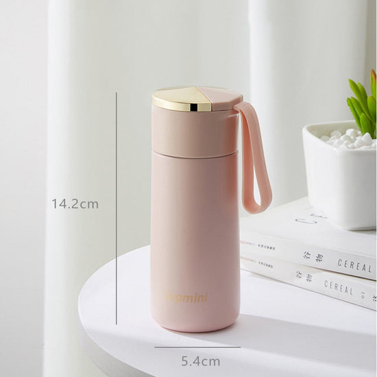 https://royaume-isotherme.com/cdn/shop/products/mug-isotherme-petite-taille-552.jpg?v=1670725224&width=550